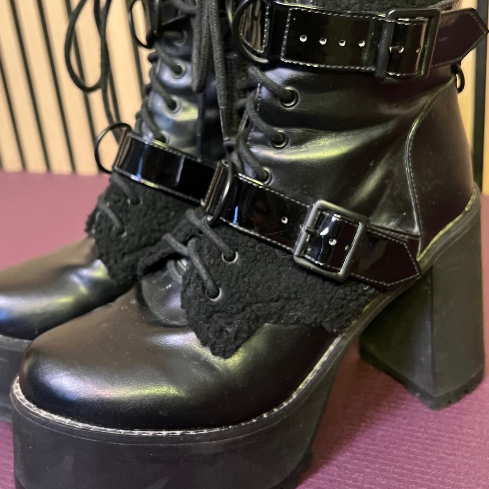 HALLOWEEN/FESTIVAL/BURNING MAN WEAR BLACK CHUNKY BOOTS!
